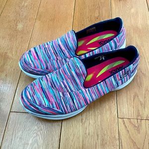 Skechers multi stripe sneakers